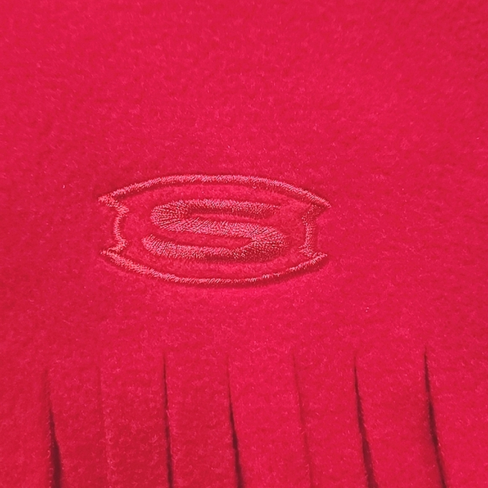 Pair Of Skechers Red & Yukon Fleece By Everitt Black Watch Plaid Fleece Scarves - Picture 3 of 5